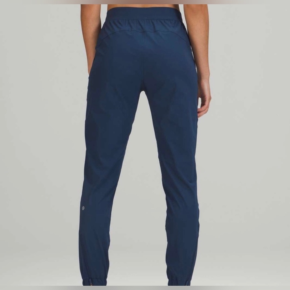 Lululemon Adapted State High-Rise Joggers in Navy - Women's Size 6 - Picture 2 of 10